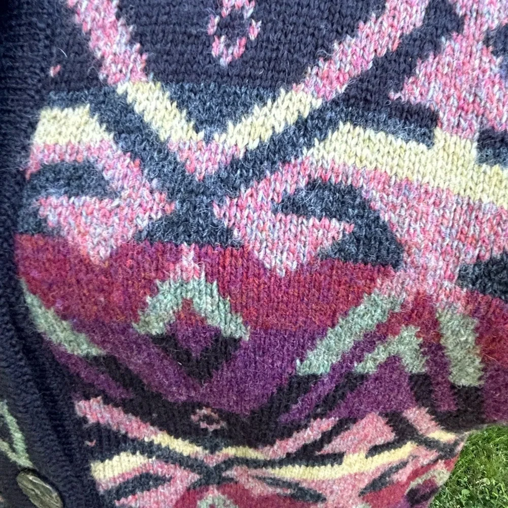 WHORTLEBERRY Made in Scotland colorful patterned sweater coat - size M